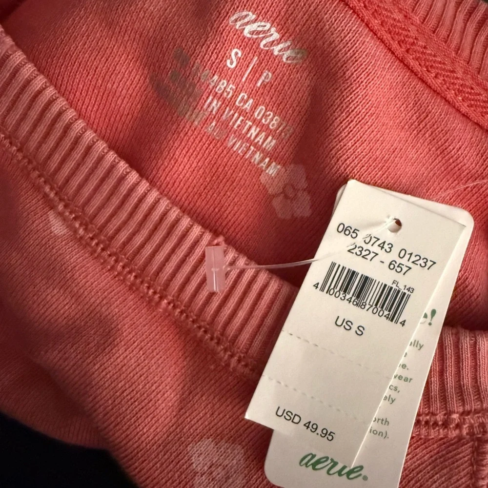 Aerie Women’s Coral vintage crewneck sweatshirt. Size S